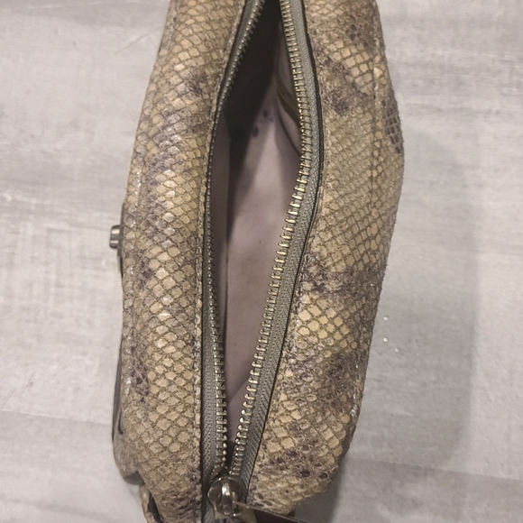 Coach purse crossbody snakeskin pattern - Picture 3 of 3